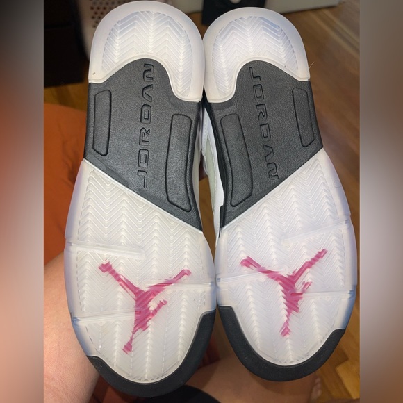 BRAND NEW NEVER WORN JORDANS - Picture 4 of 4